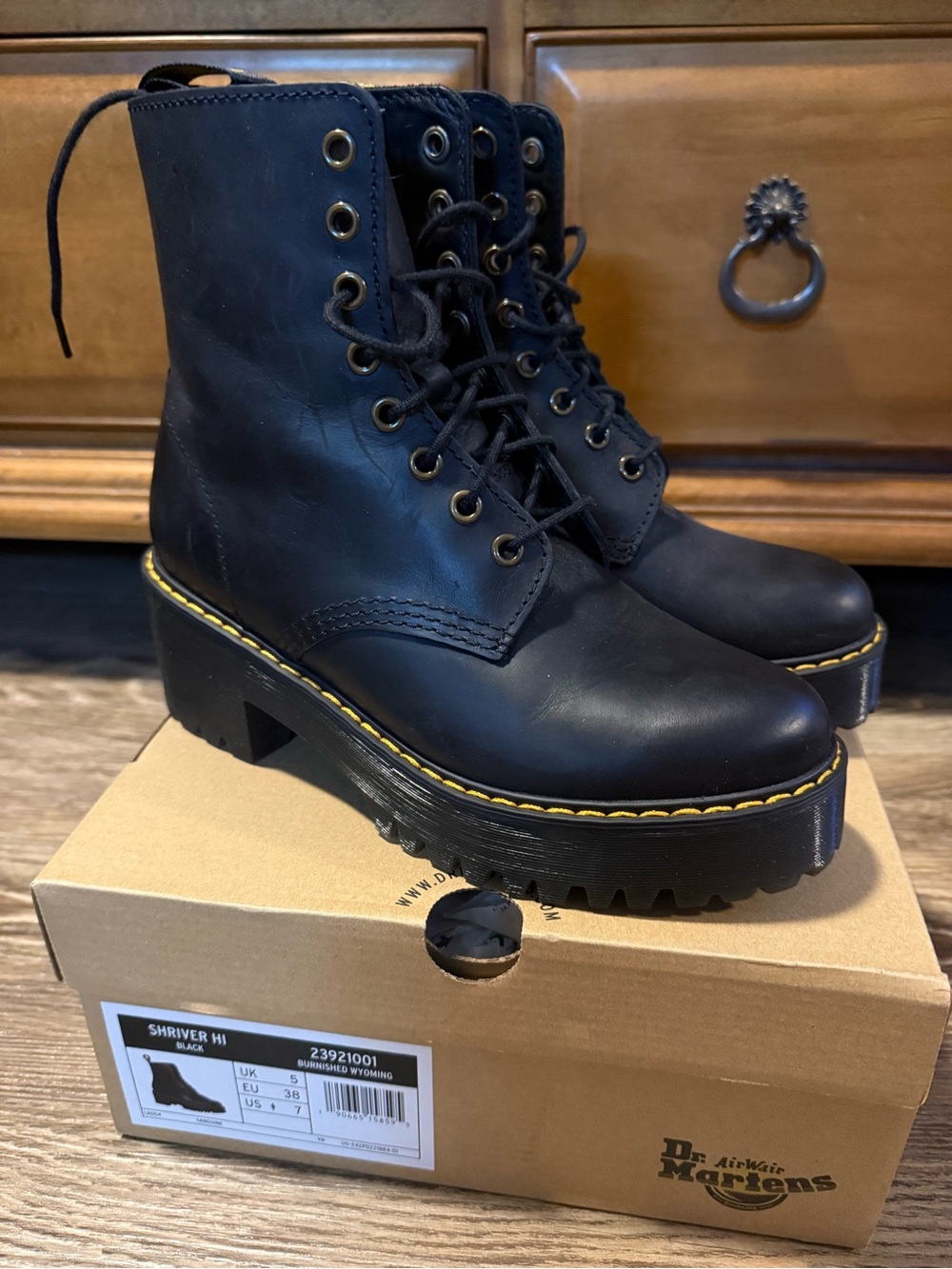 Dr. Martens 1460 Smooth Leather Black Platform Lace-Up Boots Size 7